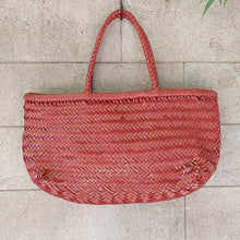 Load image into Gallery viewer, 西班牙設計師/Large Woven Leather Bag (Natural/Red) - OBEIOBEI
