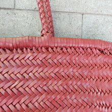 Load image into Gallery viewer, 西班牙設計師/Large Woven Leather Bag (Natural/Red) - OBEIOBEI