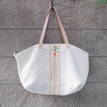 Load image into Gallery viewer, 西班牙設計師/Carrot Embroidery Tote Bag - Small - OBEIOBEI