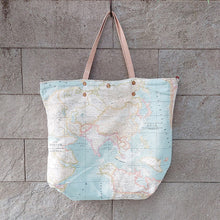 Load image into Gallery viewer, 西班牙設計師/Carrot Embroidery Tote Bag - Large - OBEIOBEI