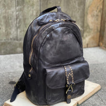 Load image into Gallery viewer, Campomaggi/Small Backpack wit Rivets(Black/Cognac)