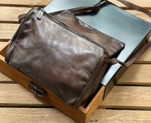 Load image into Gallery viewer, Numero 10/Soft Leather Bag (Brown/Navy)