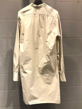 Load image into Gallery viewer, H+ by Hannoh Wessel/Long shirt(Sand)