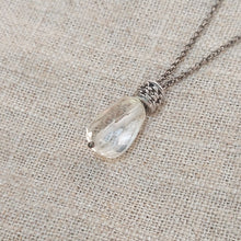 Load image into Gallery viewer, ORNER/Silver Crystal Necklace - OBEIOBEI