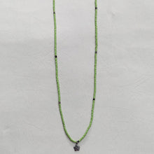 Load image into Gallery viewer, Cooperative de Creation/Green glass bead with silver flower necklace - OBEIOBEI
