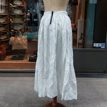 Load image into Gallery viewer, 義大利設計師品牌/White Maxi Skirt - OBEIOBEI