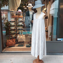 Load image into Gallery viewer, 義大利設計師品牌/White Printed Sleeveless Dress - OBEIOBEI