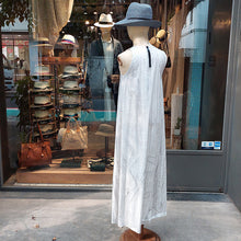 Load image into Gallery viewer, 義大利設計師品牌/White Printed Sleeveless Dress - OBEIOBEI