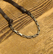 Load image into Gallery viewer, WHITEVALENTINE/Long leather necklace - OBEIOBEI