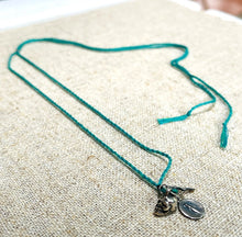 Load image into Gallery viewer, Cooperative de Creation/Silver Skull necklace - OBEIOBEI