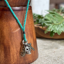 Load image into Gallery viewer, Cooperative de Creation/Silver Skull necklace - OBEIOBEI