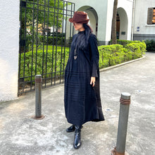 Load image into Gallery viewer, Japan designer/French Silk Linen Dress(Off White/Black/Navy)