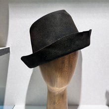 Load image into Gallery viewer, Reinhard Plank/Felt Hat (Black Gold)