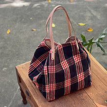 Load image into Gallery viewer, 西班牙設計師/Woven Cotton Tote Bag - Red Plaid - OBEIOBEI