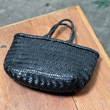 Load image into Gallery viewer, 西班牙設計師/Small Woven Leather Bag (Natural/Red/Black) - OBEIOBEI