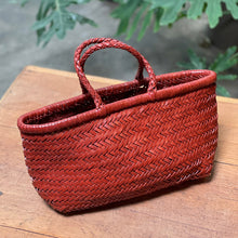 Load image into Gallery viewer, 西班牙設計師/Small Woven Leather Bag (Natural/Red/Black) - OBEIOBEI