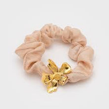 Load image into Gallery viewer, Cecile Boccara/Pink scrunchy with flower