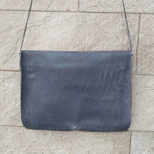 Daniele Basta/Blue flat clutch bag with silver chain - OBEIOBEI