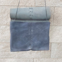 Load image into Gallery viewer, Daniele Basta/Blue flat clutch bag with silver chain - OBEIOBEI