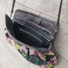 Load image into Gallery viewer, Delle Cose/Camouflage Sequin Two-way Bag - OBEIOBEI