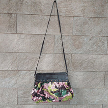 Load image into Gallery viewer, Delle Cose/Camouflage Sequin Two-way Bag - OBEIOBEI