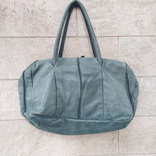 Load image into Gallery viewer, Delle Cose/Green shinning tote bag - OBEIOBEI