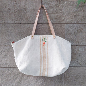 西班牙設計師/Carrot Embroidery Tote Bag - Small - OBEIOBEI