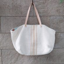 Load image into Gallery viewer, 西班牙設計師/Carrot Embroidery Tote Bag - Small - OBEIOBEI