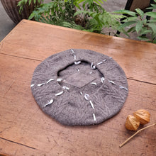 Load image into Gallery viewer, Move/Leather Embellished Beret (Dark grey/Beige)