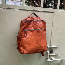 Load image into Gallery viewer, Campomaggi/Leather Backpack in Tan