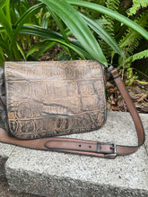 Load image into Gallery viewer, Numero 10/Grey brown croc pattern shoulder bag