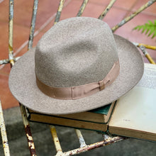 Load image into Gallery viewer, Borsalino/Light Beige Felt Hat(Wide brim)
