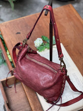 Load image into Gallery viewer, Campomaggi/Dark red shoulder bag