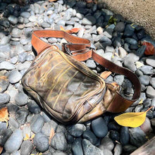 Load image into Gallery viewer, Numero 10/Military green waist bag