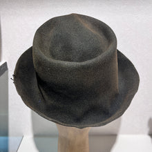 Load image into Gallery viewer, Reinhard Plank/Felt Hat (Black Gold)