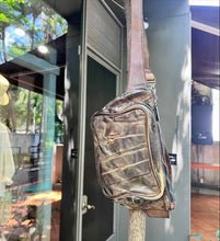 Load image into Gallery viewer, Numero 10/Military green waist bag