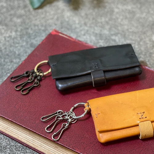 Delle Cose/Shinning horse leather key holder