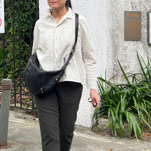 Load image into Gallery viewer, 日本Ampersand/Black Croissant Bag