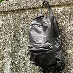義大利品牌/Leather Backpack (Black/Cognac)
