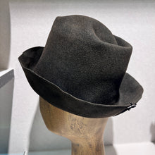 Load image into Gallery viewer, Reinhard Plank/Felt Hat (Black Gold)