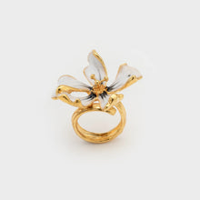 Load image into Gallery viewer, Cecile Boccara/White Flower Ring