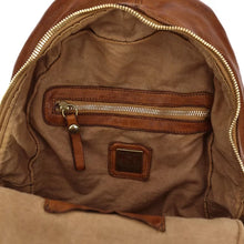 Load image into Gallery viewer, Campomaggi/Small Backpack wit Rivets(Black/Cognac)