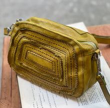 Load image into Gallery viewer, Campomaggi/Mustard green shoulder bag