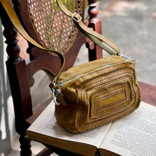 Load image into Gallery viewer, Campomaggi/Mustard green shoulder bag