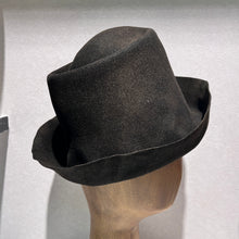 Load image into Gallery viewer, Reinhard Plank/Felt Hat (Black Gold)