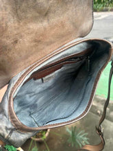 Load image into Gallery viewer, Numero 10/Grey brown croc pattern shoulder bag