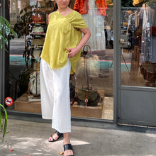 Load image into Gallery viewer, 義大利設計師品牌/Lime green top 義大利提花棉布上衣(40/42)