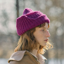 Load image into Gallery viewer, 日本設計師帽款/Magenta Alpaca Knitting Cap
