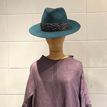 Load image into Gallery viewer, Move/Petrol Felt Hat