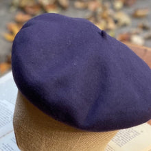 Load image into Gallery viewer, Doria/Wool Beret(Petrol/Purple/Tomato Red/Caramel/Burgundy)